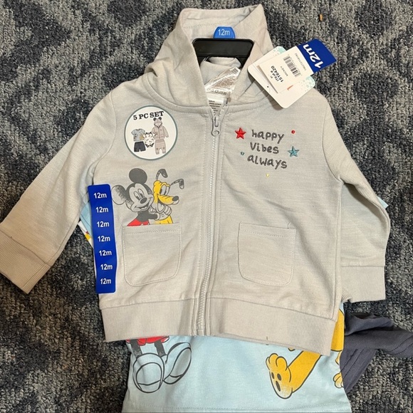 Disney Baby - Mickey Mouse Infant 5-piece Layette Set - Picture 3 of 8